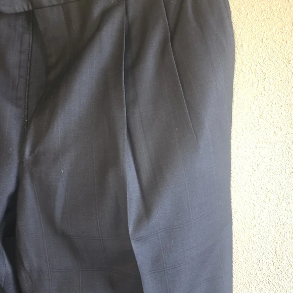 JoS A Bank Men's Dark Blue Suit